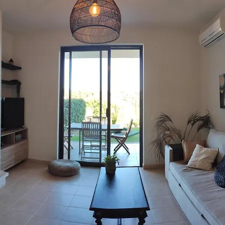 Palm House ألفور